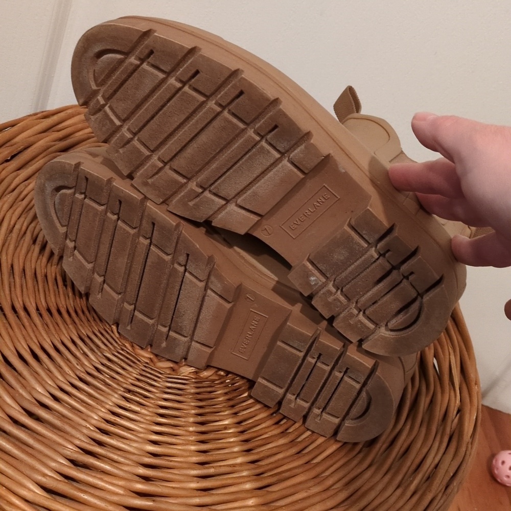 Everlane Waterproof Tan Lug Bootie Womens 7 - Picture 7 of 8